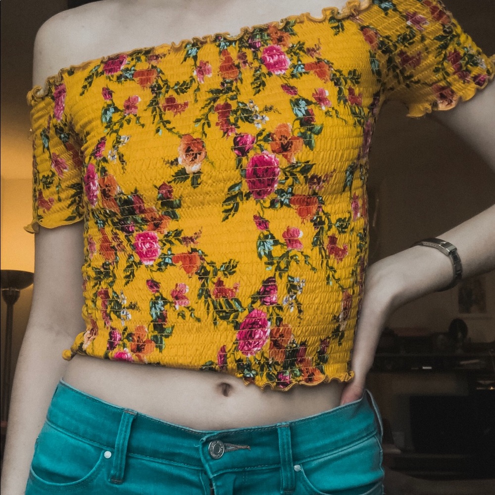 FLORAL OFF THE SHOULDER CROP TOP